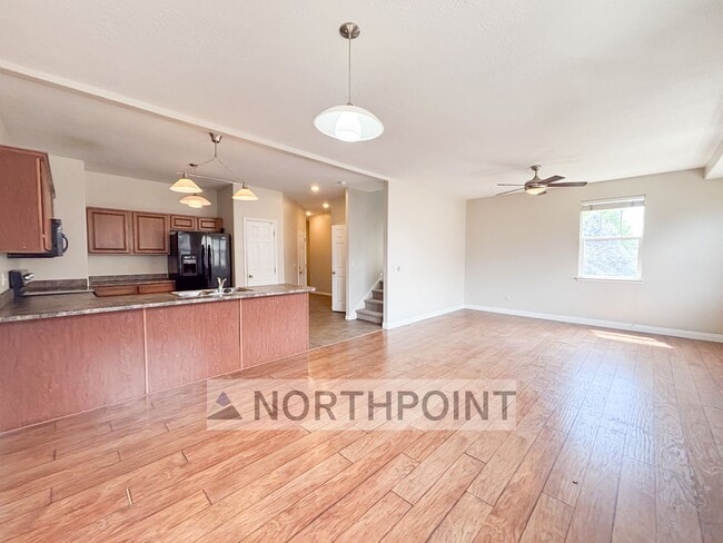 Building Photo - 3 Bed 2 Bath townhome near Jordan River Park!