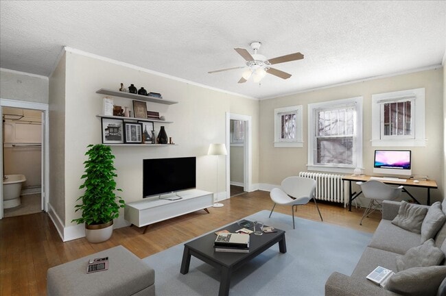 Photo - 975 N Washington St Apartment