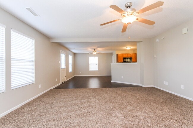 Building Photo - 738 Rosea Ct