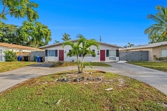 Building Photo - 820 SW 12th Ct