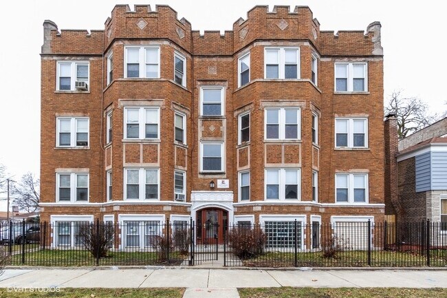 Building Photo - 8156 S Kingston Ave
