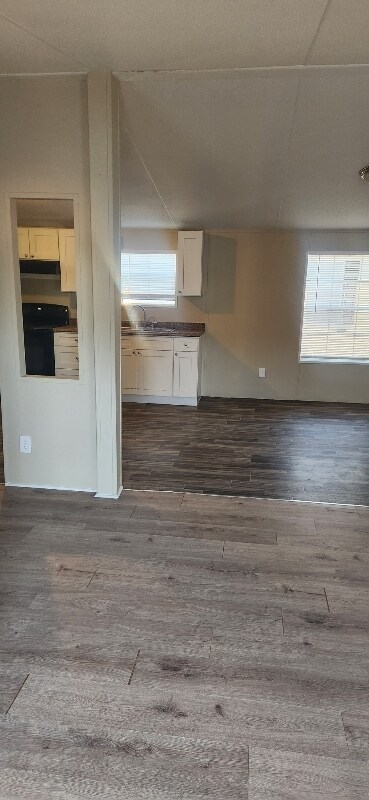 Foto del edificio - 7915 103rd St