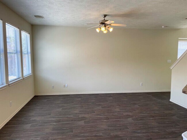 Foto del edificio - 14326 Fairbuff Ln