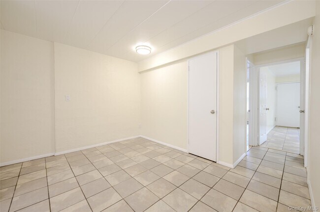 Building Photo - 3 Duryea Pl