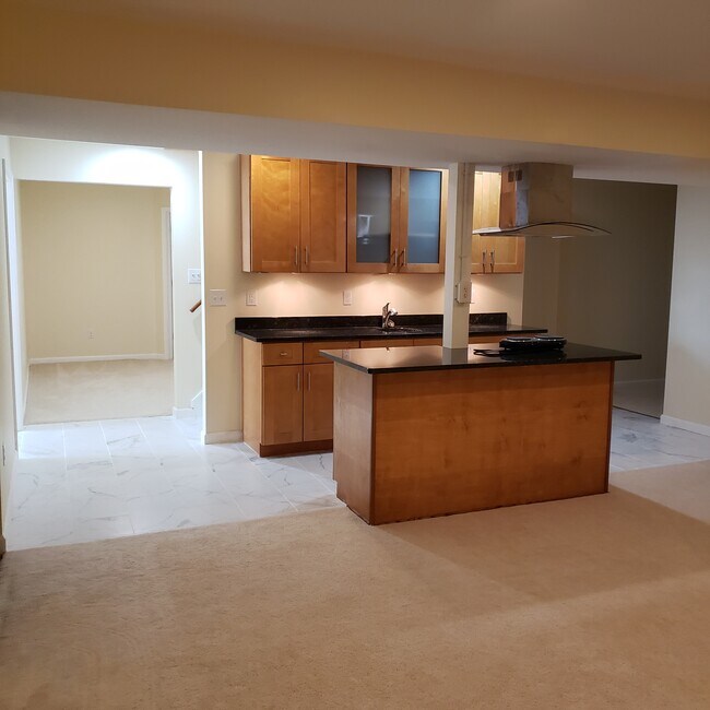 Building Photo - 14405 Sedona Dr