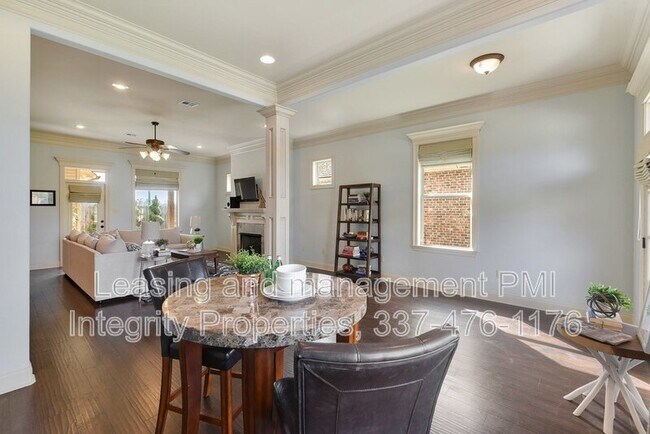 Foto del edificio - 308 Overbrook Dr