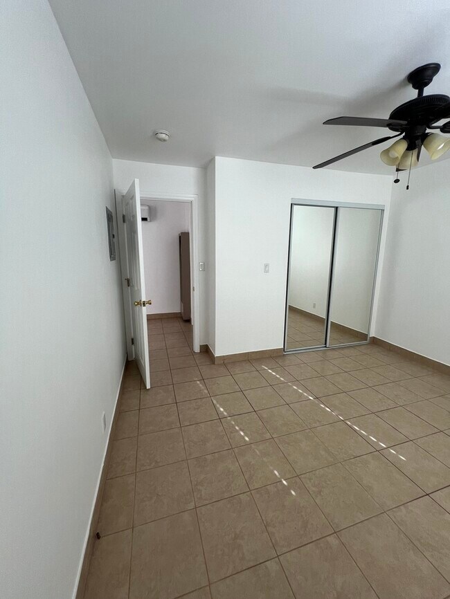 Foto del edificio - 9807 San Antonio Ave