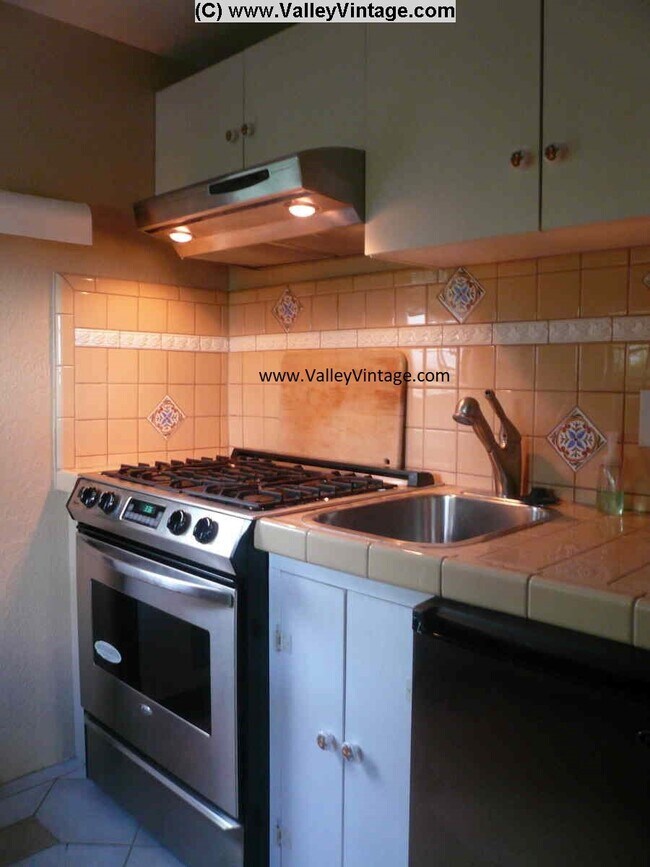 Foto del edificio - 16714 Oak View Dr