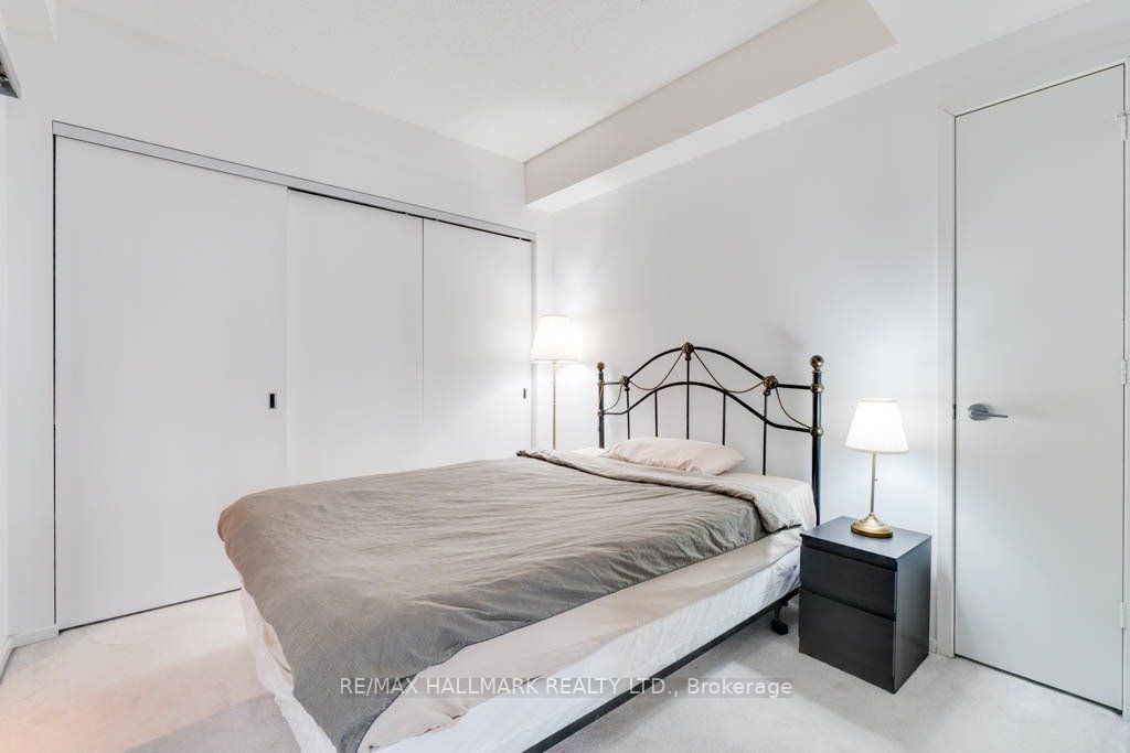 Photo principale - 8 Scollard St