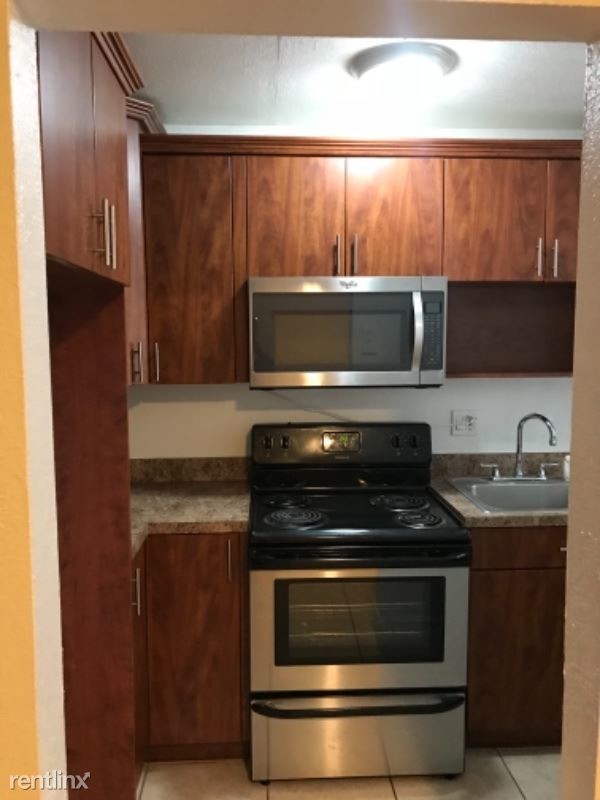 Foto del edificio - 1400 NE 56th St