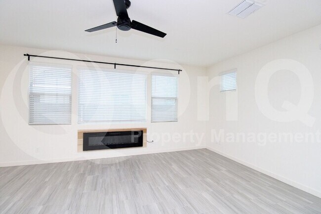 Foto del edificio - 683 N Bay Dr