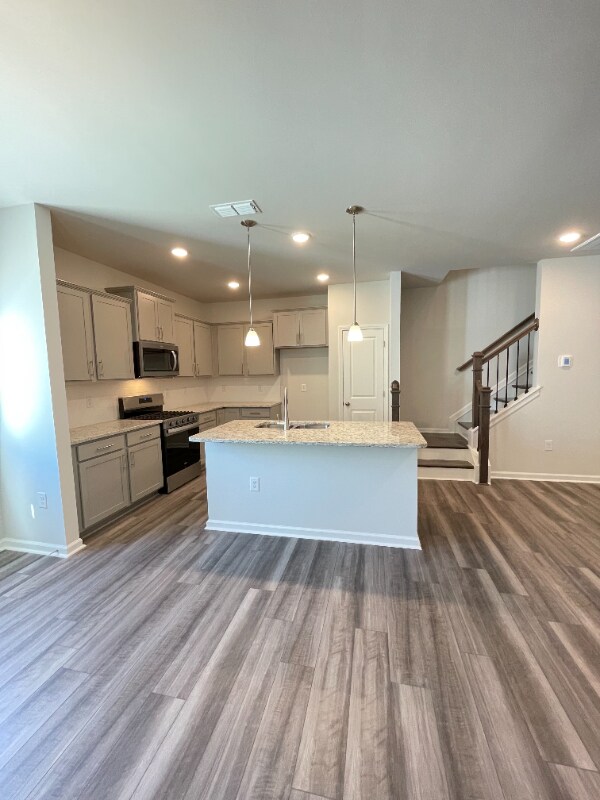 Foto del edificio - 244 Broomside Ave