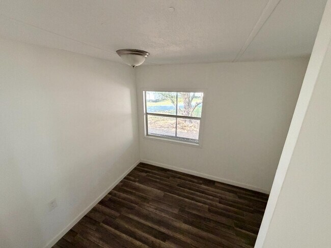 Foto del edificio - 2545 Park Dr