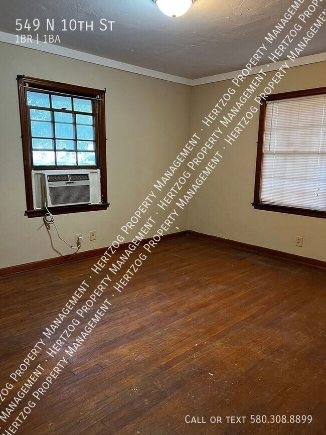 Foto del edificio - 549 N 10th St