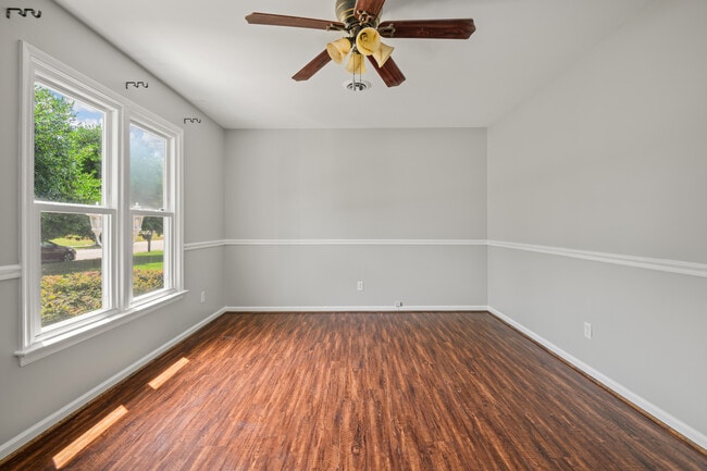 Building Photo - 5712 Sara Kay Dr