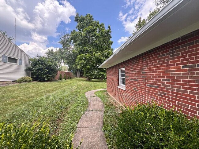 Foto del edificio - 4521 Eisenhower Pl