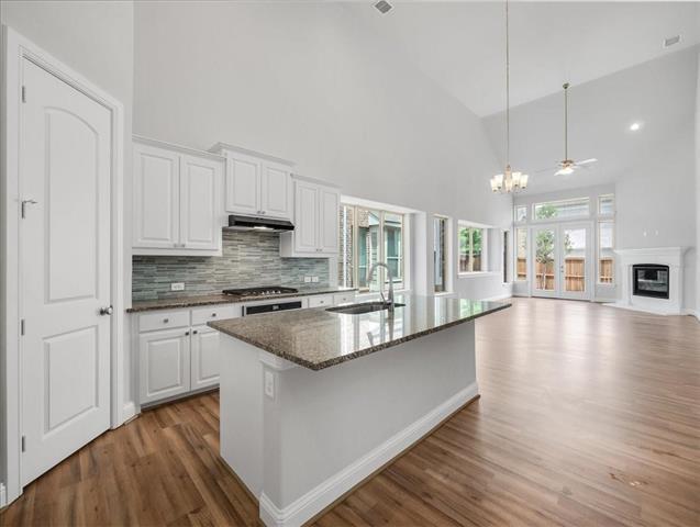 Building Photo - 8708 Fairway Ln