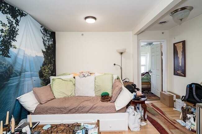 Building Photo - 31 Marshall St