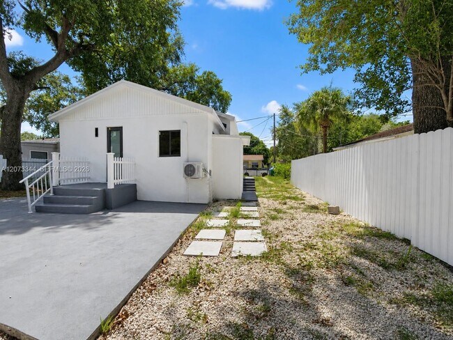 Foto del edificio - 5511 NW 4th Ave