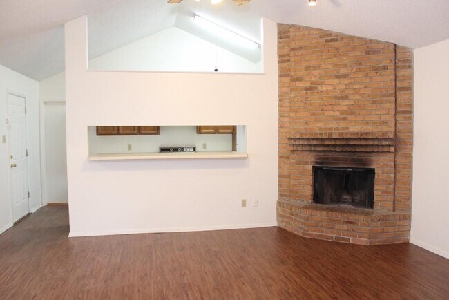 Building Photo - 1734 Carrington Dr