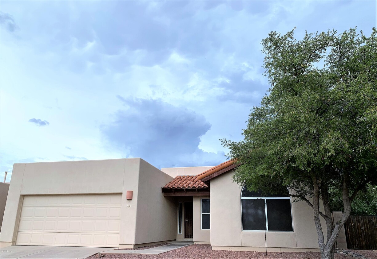 Primary Photo - 650 N Northern Vista Pl