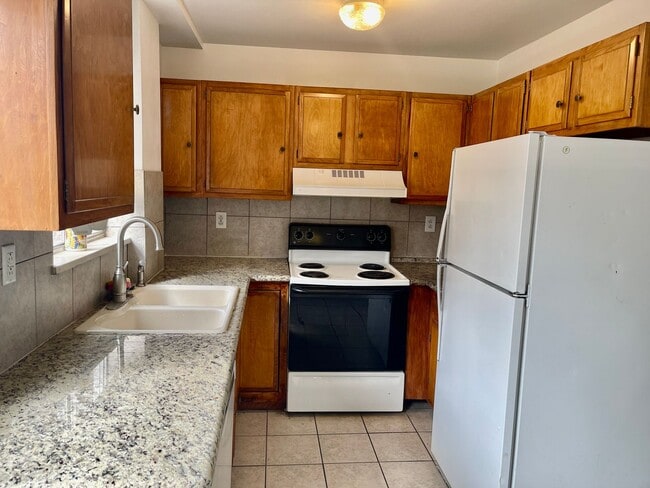 Foto del edificio - 611 35th Ave