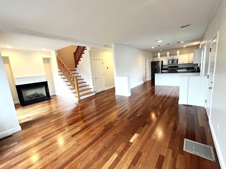 Photo - 143 Grovers Avenue Unit 143