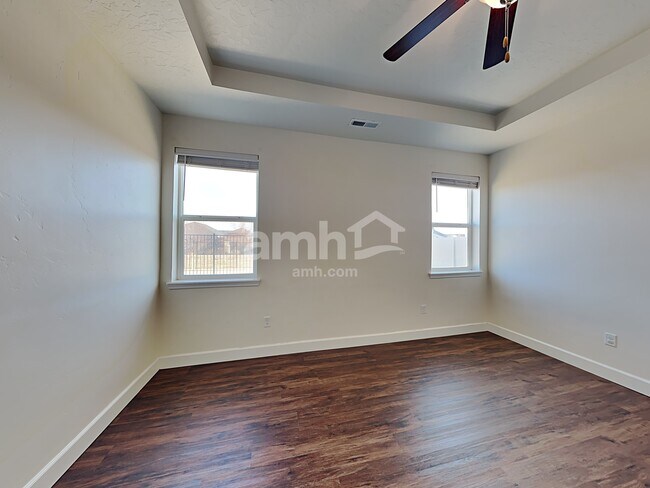 Building Photo - 362 E Sicily Drive