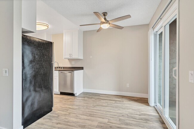 Interior Photo - Grossmont Bluffs