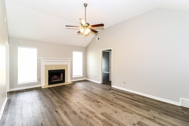 Building Photo - 6962 Lagrange Cir N