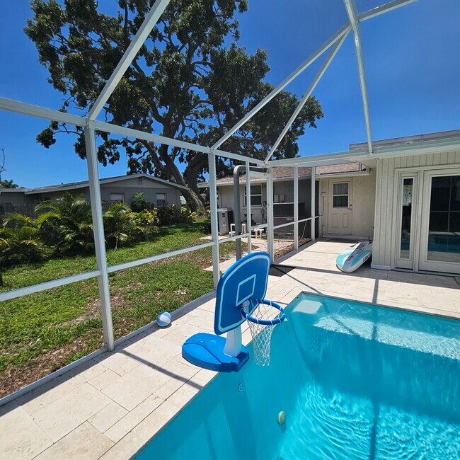 Foto del edificio - 6815 Anchor Way