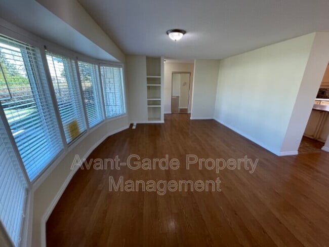 Building Photo - 129 Marion Dr