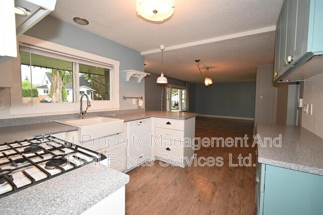 Building Photo - 1551 Hemlock St