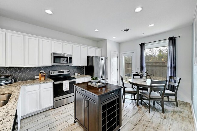 Building Photo - 11316 Gadsen Ln