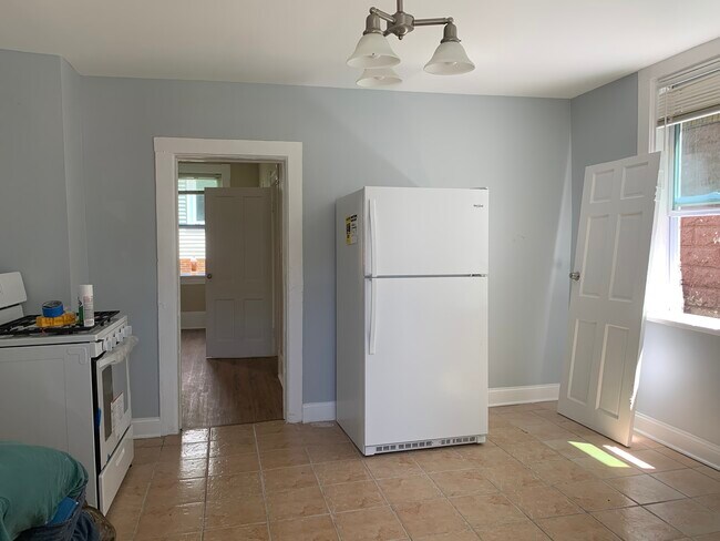 Kitchen - 2405 S 16th St