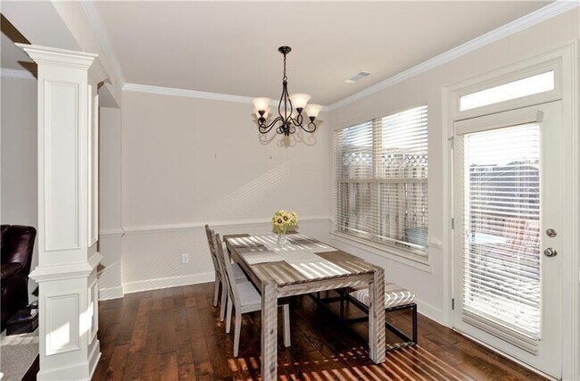 Foto del edificio - 2349 Whiteoak Way SE