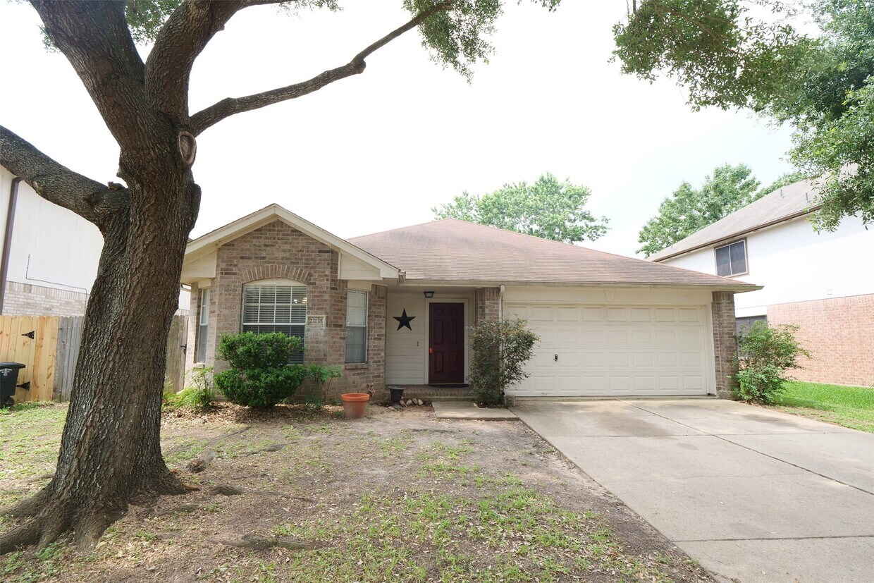 Foto principal - 23135 N Waterlake Dr