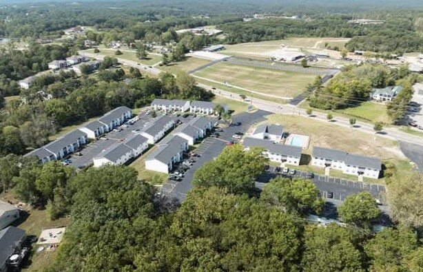 Foto del edificio - 321 Cedarview Ct