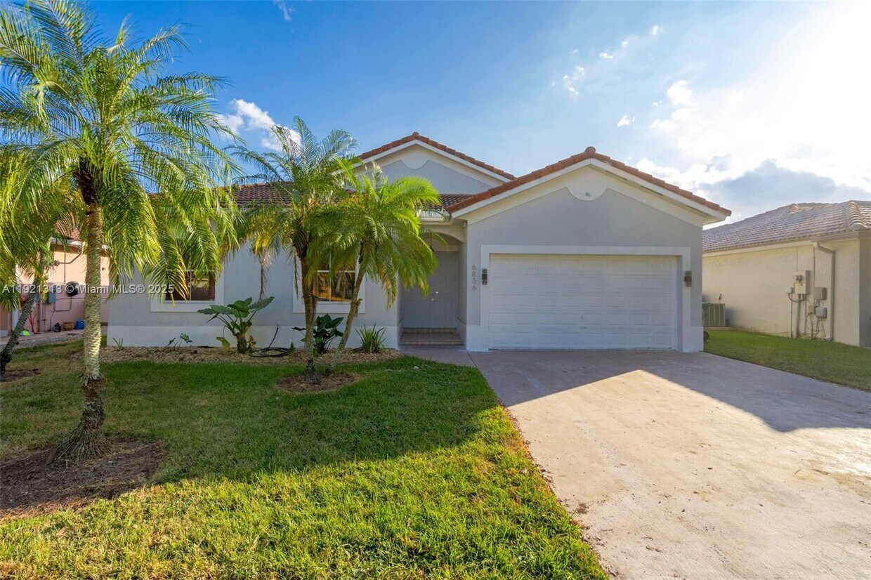 Foto principal - 8836 NW 168th Ln