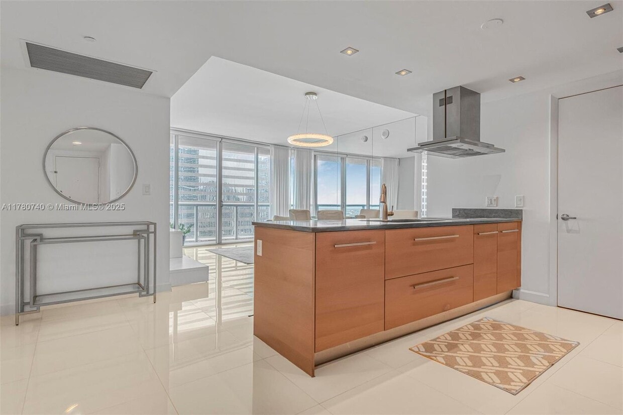 Foto principal - 495 Brickell Ave