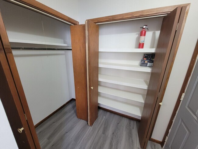 Foto del edificio - AVAILABLE MAY - Beautiful 2 Bed 1 Bath Home