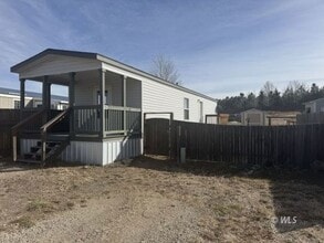 Building Photo - 18 Lea Ln