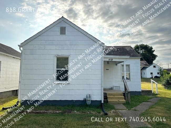 Building Photo - 818 Grant Ave