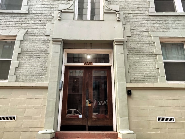 Building Photo - 4737 Brooklyn Ave NE