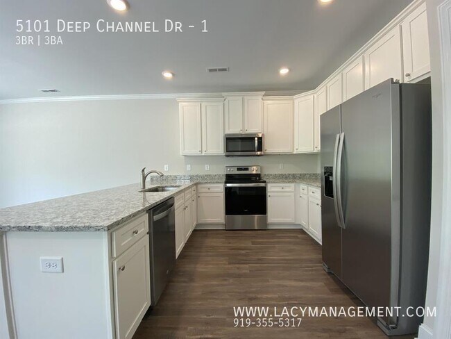 Building Photo - 5101 Deep Channel Dr