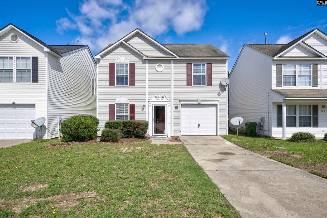 Primary Photo - 210 Curvewood Rd