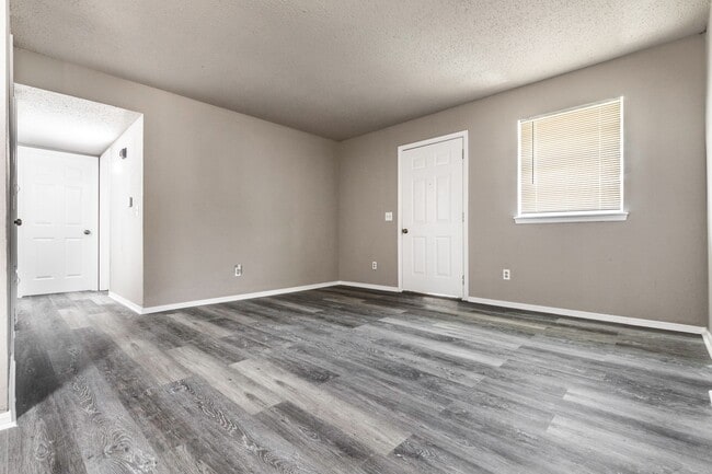 Building Photo - 918 Delmar Cir