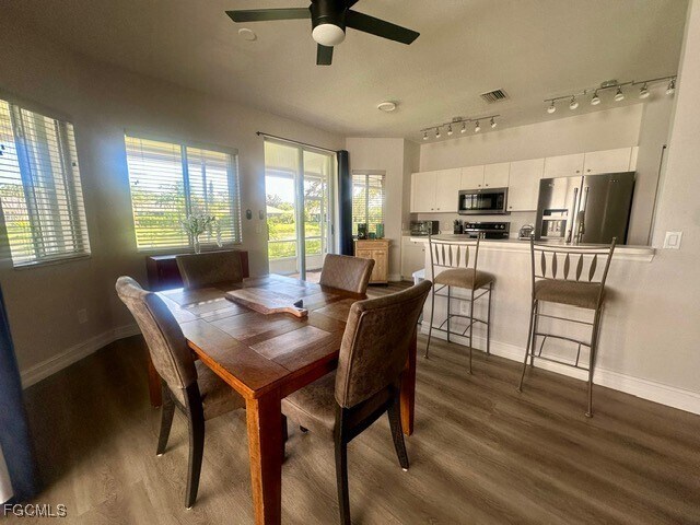 Foto del edificio - 9510 Village View Blvd