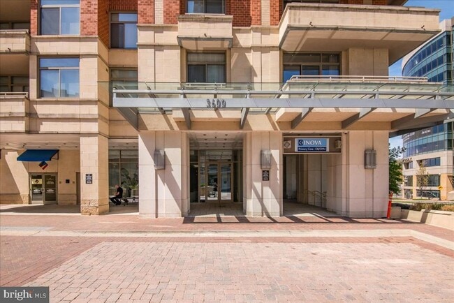 Building Photo - 3600 S Glebe Rd