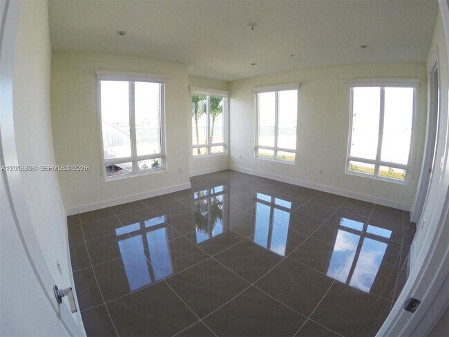 Foto del edificio - 6415 NW 102nd Path